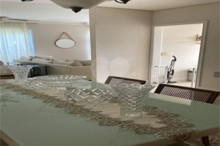 Casa à venda com 5 quartos, sendo 4 suítes,  no condomínio Terras de Santa Clara, Jacareí - SP