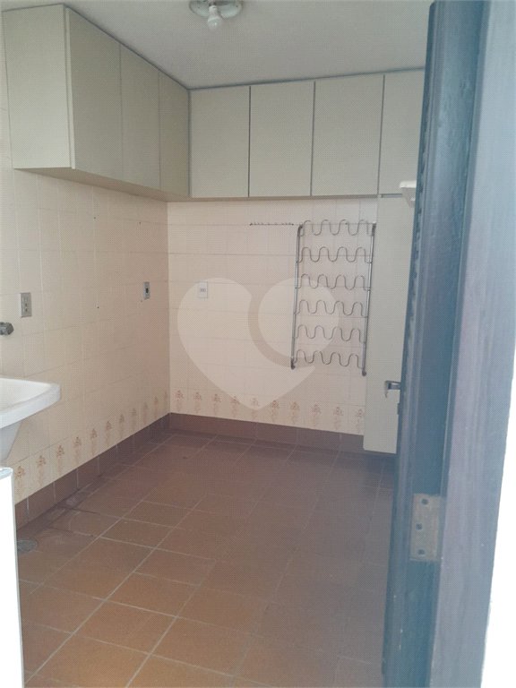 Linda casa para venda / Locação em bairro nobre