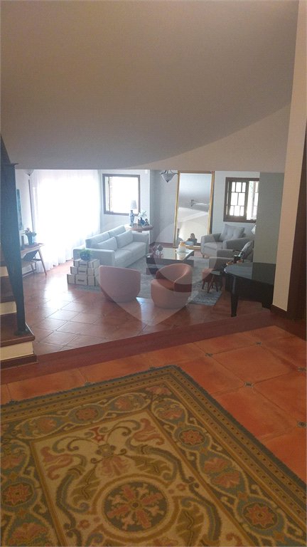 Casa à venda com 5 quartos, sendo 2 suítes, no condomínio Vinhas da Vista Alegre - Lado Sede, Vinhedo - SP