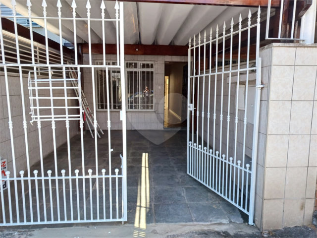 Sobrado à venda ou para alugar com 3 quartos em Tremembé, São Paulo, SP