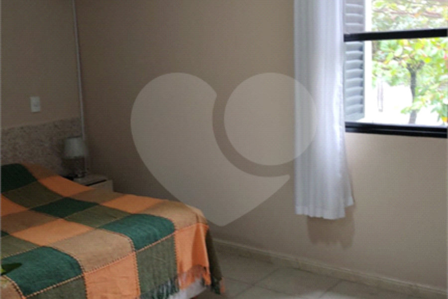 Duplex à venda com 3 quartos, sendo 1 suíte, em Enseada, Guarujá, SP