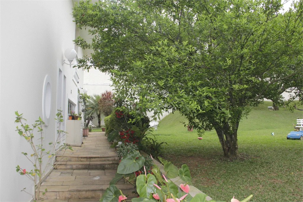 Casa à venda ou para alugar com 5 suítes em Jardim Leonor, São Paulo, SP