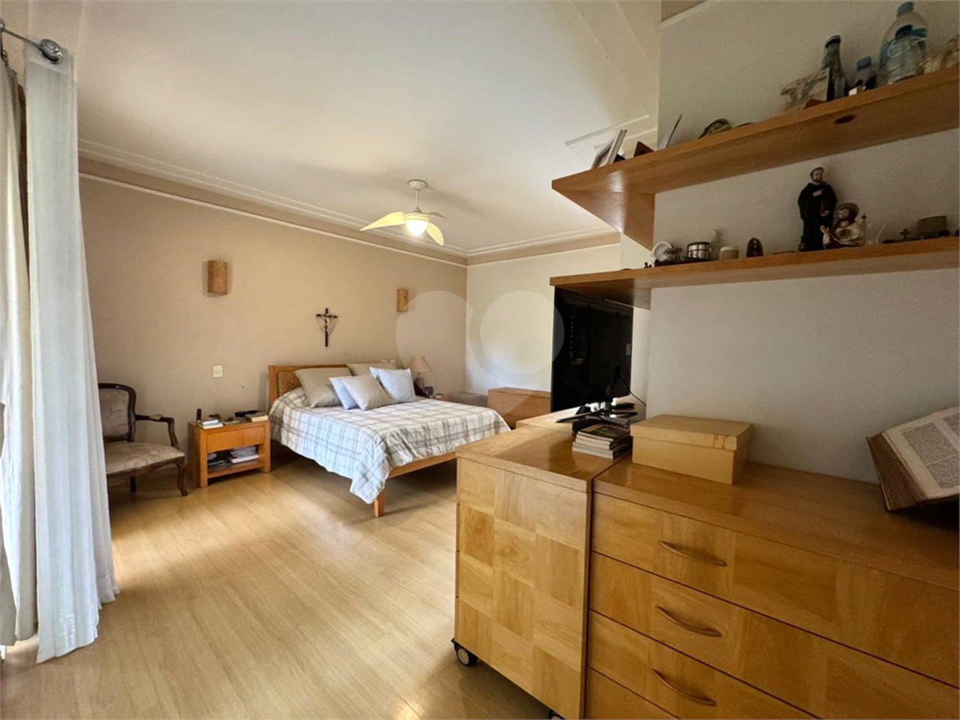 Casa à venda com 5 suítes no condomínio Residencial Bougainville, Campinas - SP