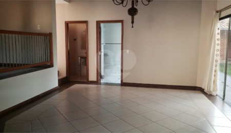 Casa à venda com 4 quartos, sendo 1 suíte,  em Residencial Samambaia, São Carlos, SP