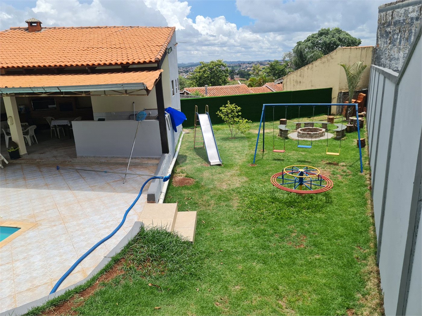 Sobrado para alugar com 3 quartos, sendo 2 suítes, em Jardim Paulista, Atibaia, SP