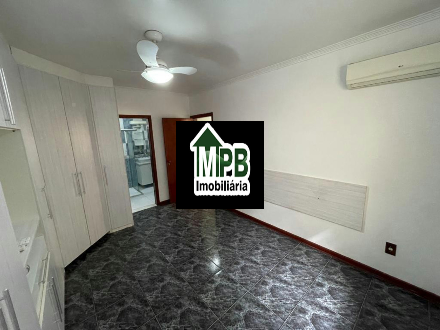 Sobrado à venda com 3 quartos, sendo 1 suíte, em Jardim Refúgio, Sorocaba, SP