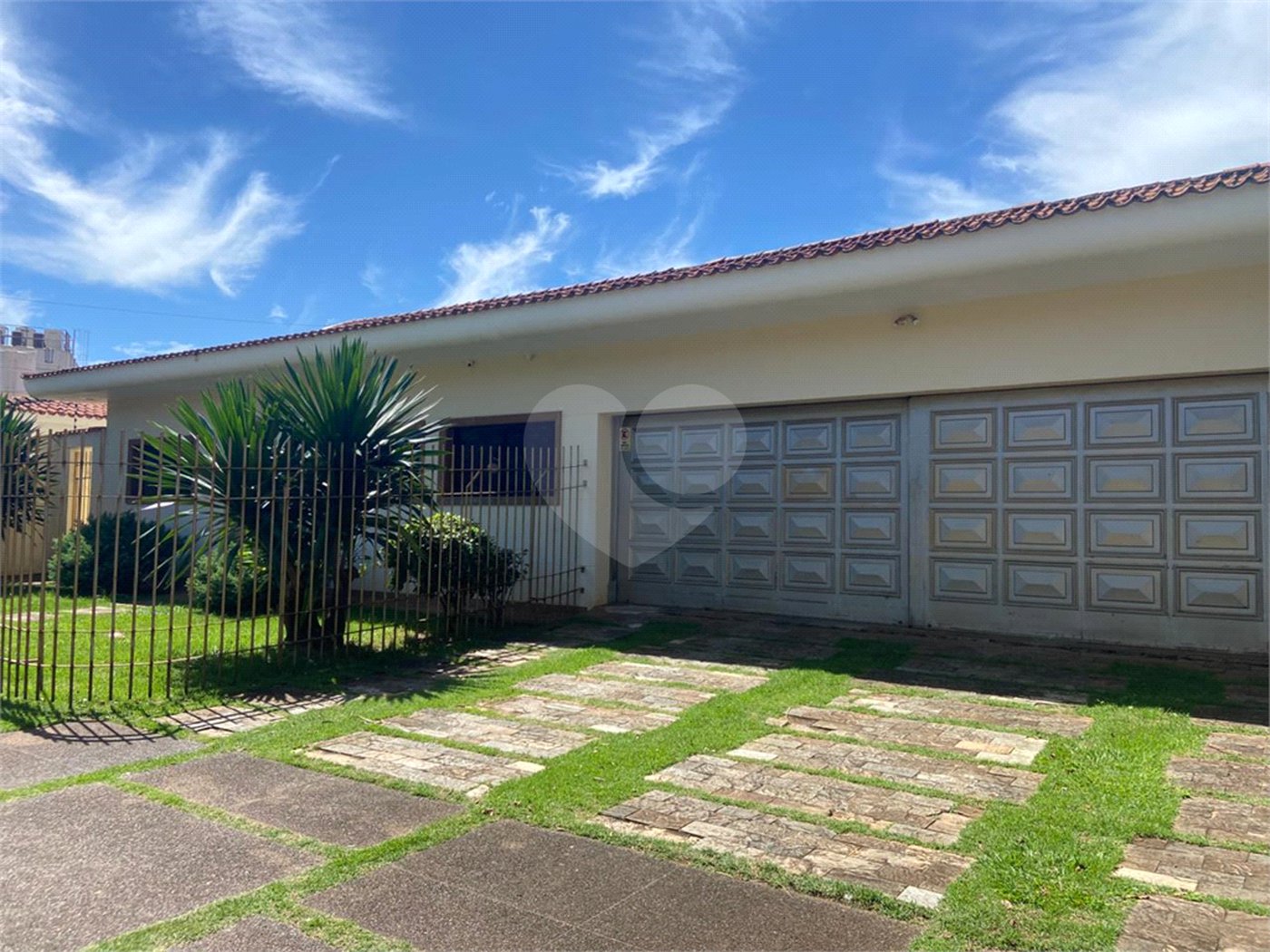 Casa à venda com 3 suítes em Jardim Primavera, Araraquara, SP