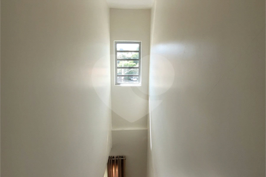 Sobrado à venda com 2 quartos em Vila Nivi, São Paulo, SP