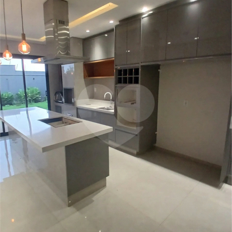 Casa à venda com 3 quartos, sendo 1 suíte, em Parque Alvorada, Dourados, MS