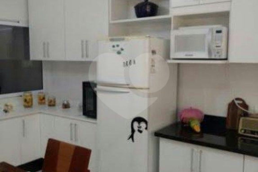 Sobrado à venda com 3 suítes em Vila Constança, São Paulo, SP