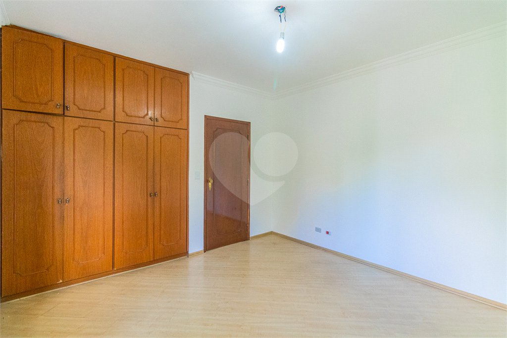 Sobrado à venda com 4 quartos, sendo 2 suítes, em Interlagos, São Paulo, SP