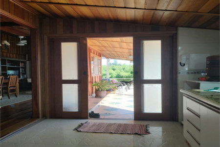 Chácara à venda com 4 quartos, sendo 1 suíte, em Chácaras Fernão Dias, Atibaia, SP