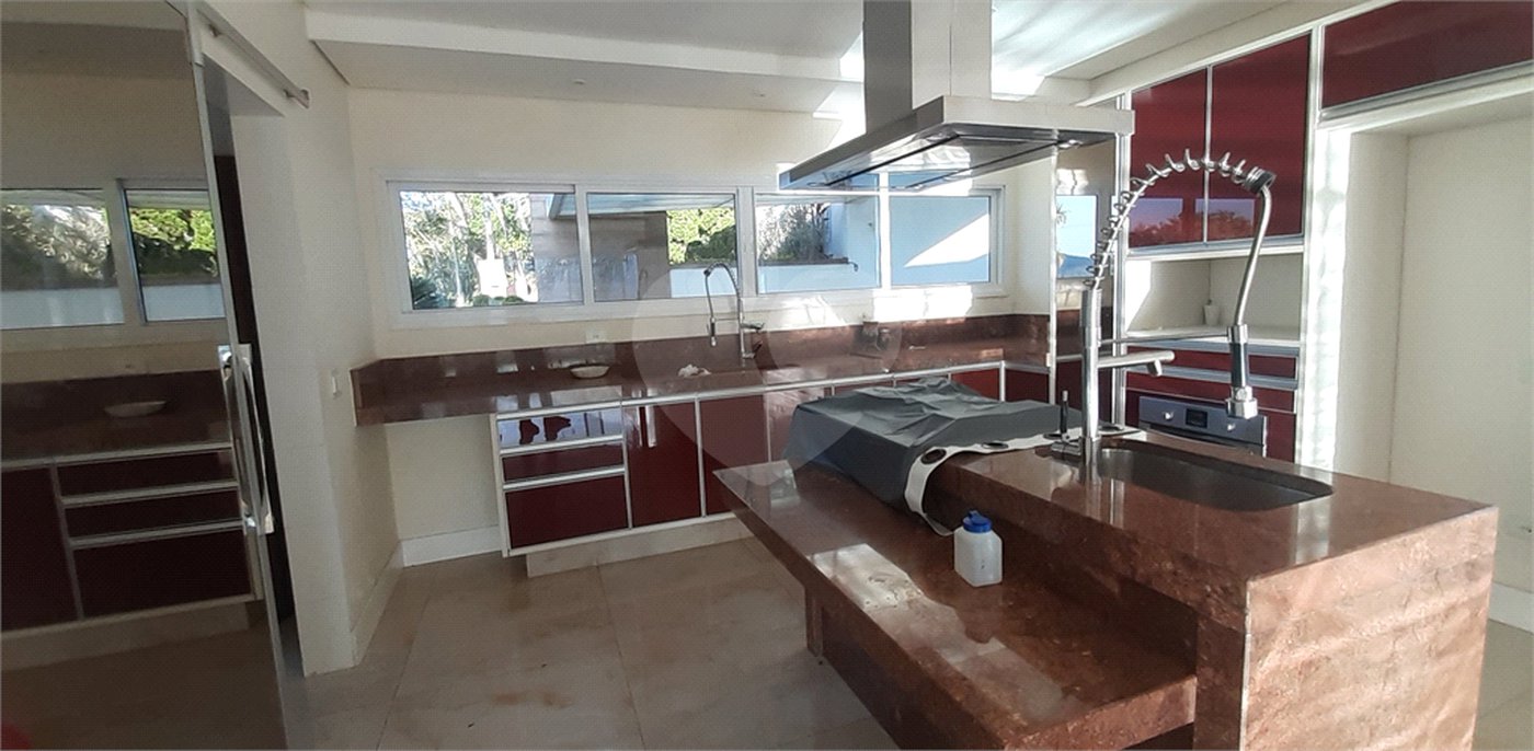 Casa em condomínio à venda ou para alugar com 5 quartos, sendo 3 suítes,  no Centro, Bom Jesus dos Perdões, SP