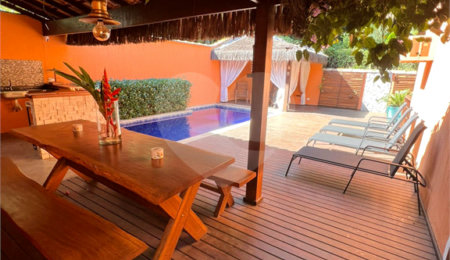 Casa à venda com 4 quartos, sendo 2 suítes,  em Barra Velha, Ilhabela, SP