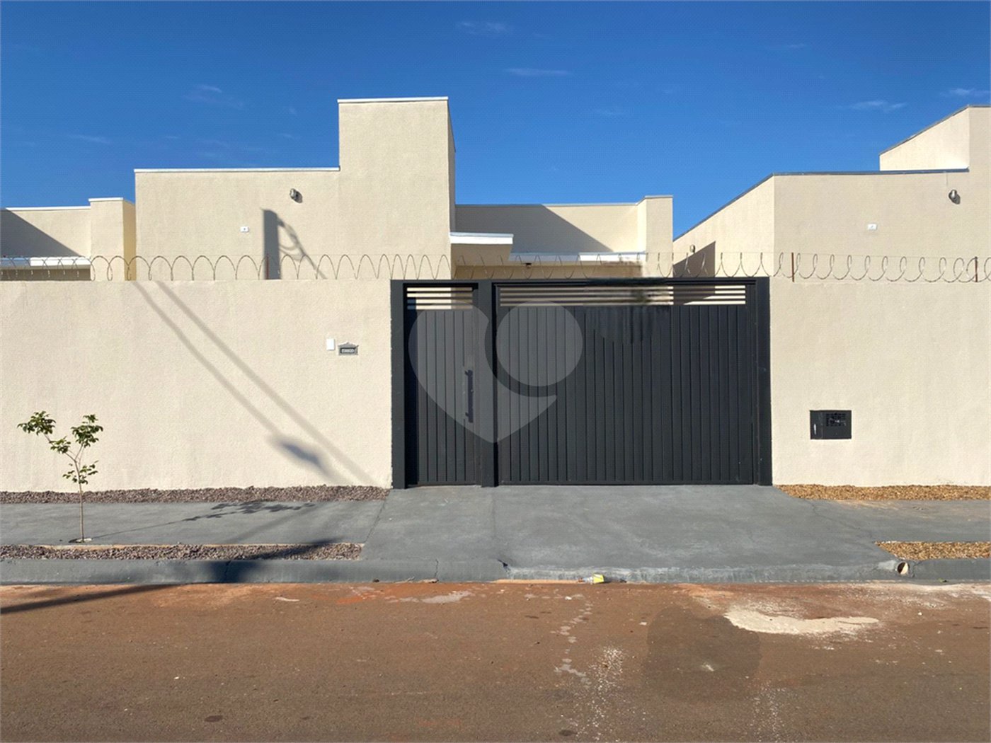Casa à venda com 2 quartos, sendo 1 suíte,  em Ipê, Três Lagoas, MS