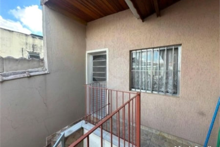 Casa com 200m² , 5 dormitórios , sendo 1 suíte , 3 vagas de garagem , à venda em Guarulhos.