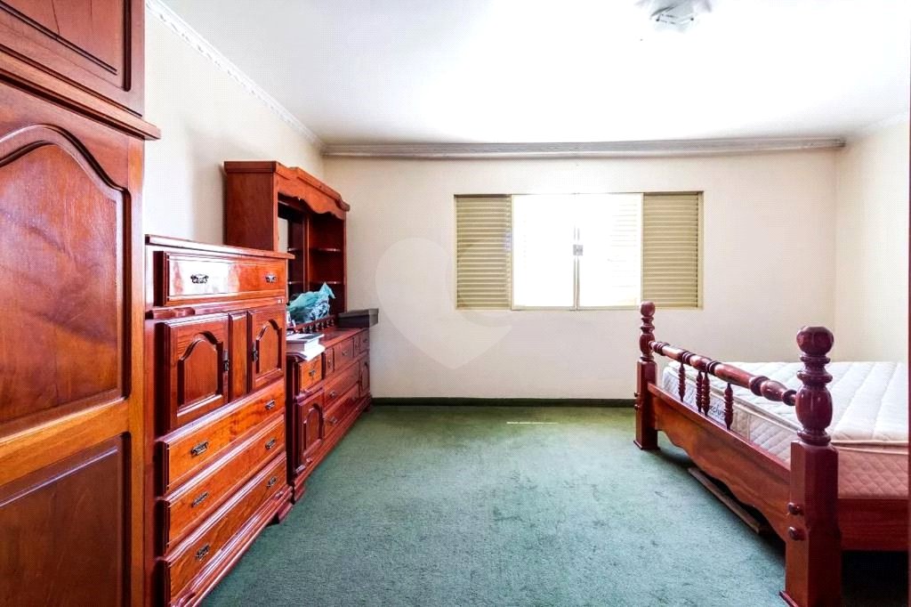 Sobrado à venda com 3 quartos em Vila Carrão, São Paulo, SP
