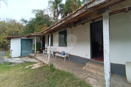 Chácara à venda com 3 quartos, sendo 1 suíte, em Dos Mendes, São Roque, SP