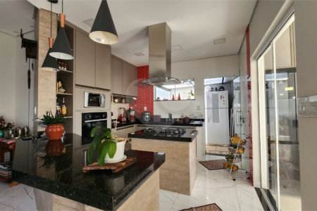 Casa à venda com 3 quartos, sendo 2 suítes, em Residencial Village Damha, Araraquara, SP
