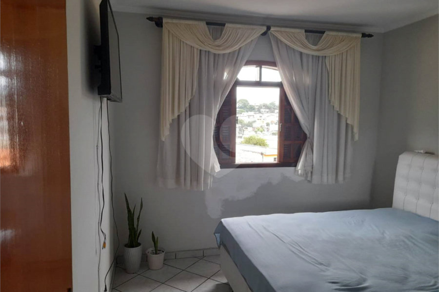 Sobrado à venda com 3 quartos no Brasilândia, São Paulo, SP