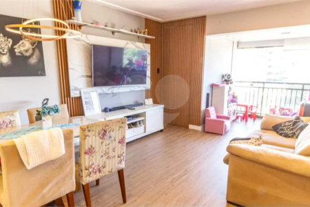 Apartamento à venda na Moóca, 68m², 2 dormitórios, 1 suíte, 1 vaga, ar condicionado, varanda, lazer completo