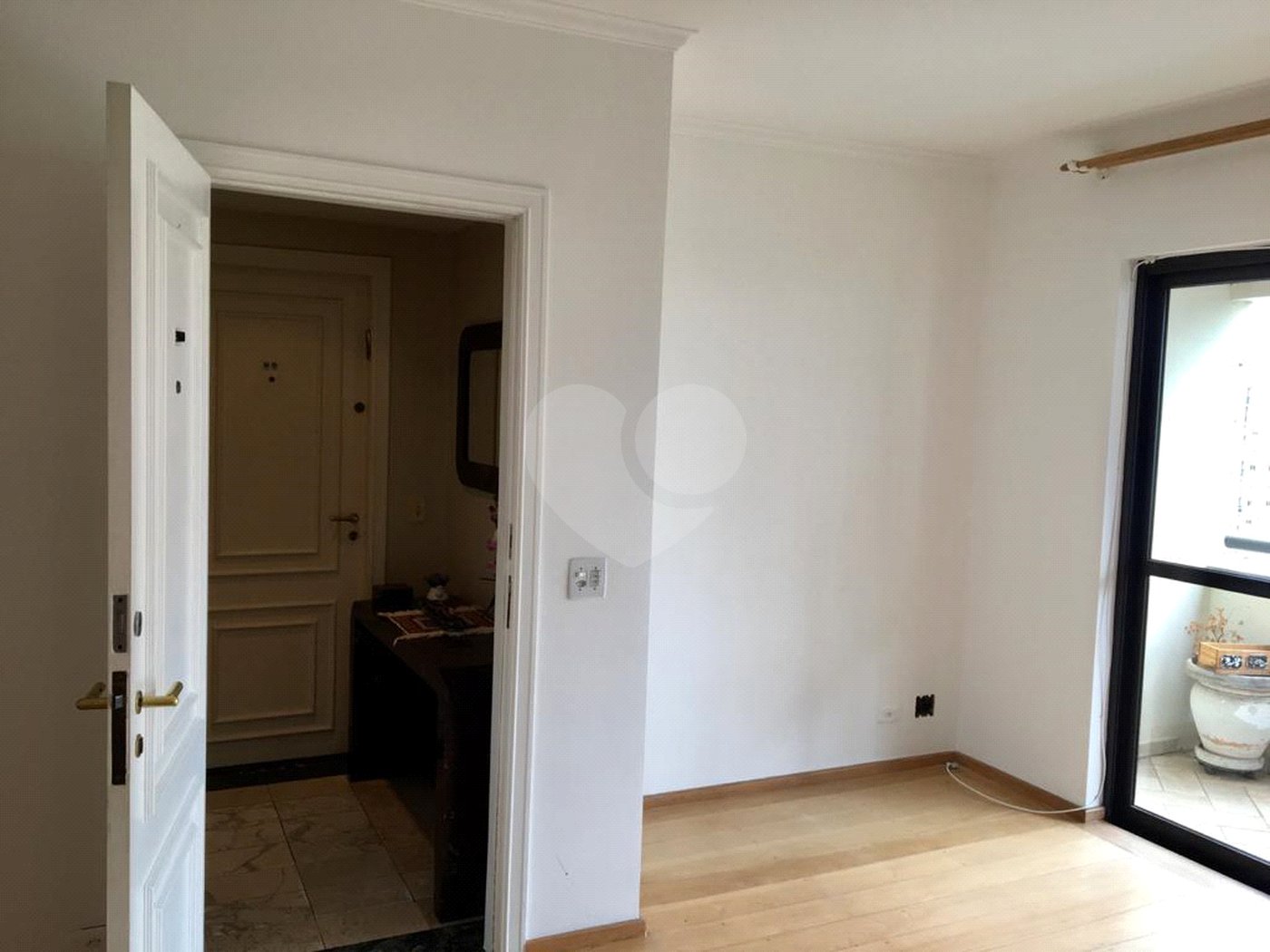 Apartamento com 3 Dormitórios sendo 1 Suíte 2 Vagas à Venda 99 m² por R$ 650.000