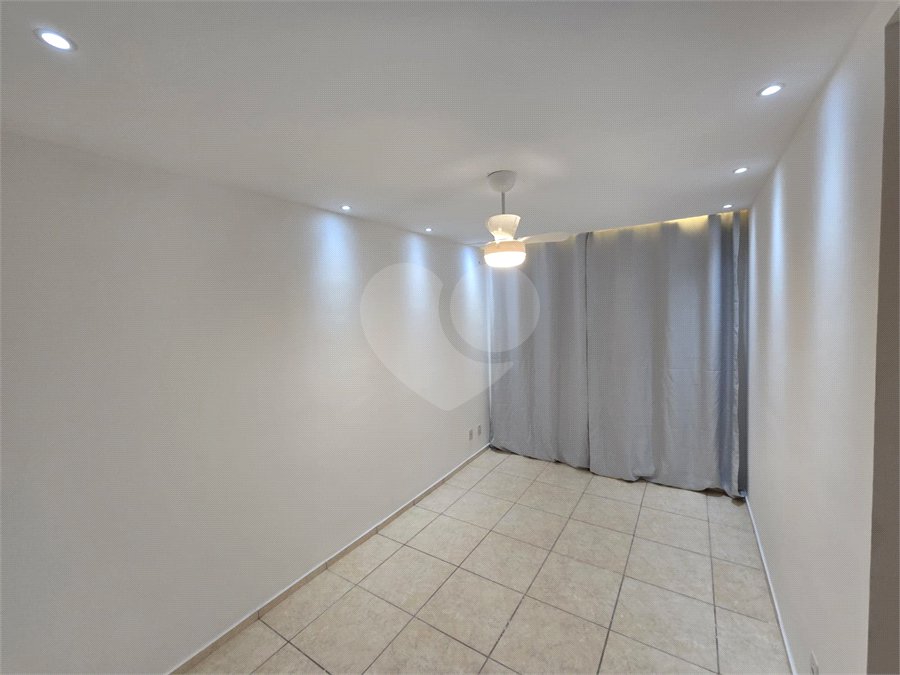 Apartamento à venda com 2 quartos em Santa Cruz, Rio de Janeiro, RJ