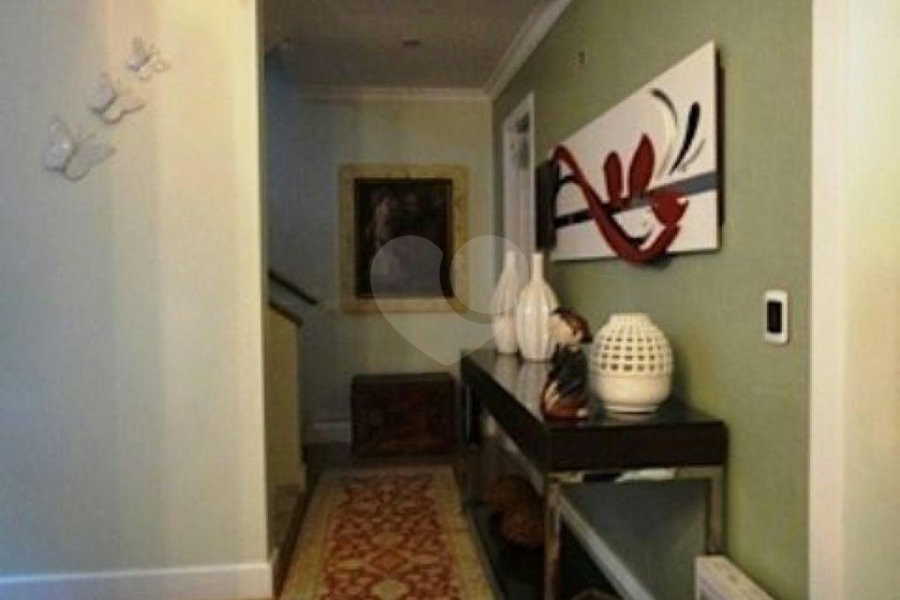 Casa à venda com 4 quartos, sendo 3 suítes, no condomínio Residencial Jardim Itatinga, São Paulo - SP