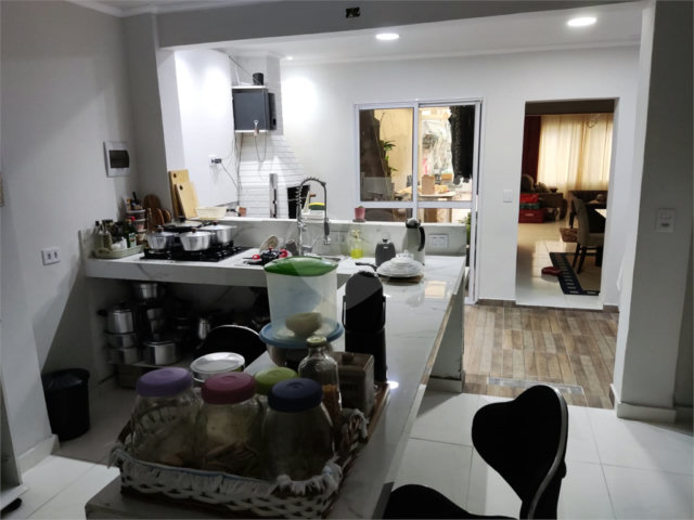 Sobrado à venda com 3 quartos, sendo 1 suíte,  em Chácara Monte Alegre, São Paulo, SP