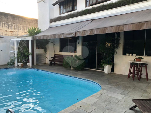 Sobrado à venda com 5 quartos, sendo 3 suítes,  em Tremembé, São Paulo, SP