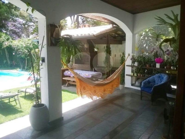Casa Térrea à venda com 4 suítes em Interlagos, São Paulo, SP