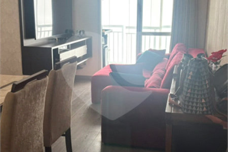 Apartamento à venda com 3 quartos, sendo 1 suíte, em Conjunto Residencial Irai, Suzano, SP