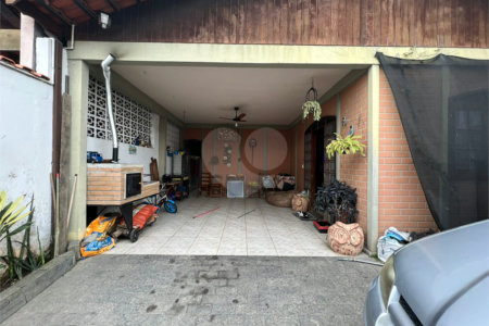 Casa à venda com 4 quartos, sendo 1 suíte,  em Jardim Ponte Grande, Mogi das Cruzes, SP