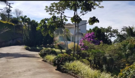 Casa à venda com 4 suítes no condomínio Monte Samkhya, Serra Negra - SP