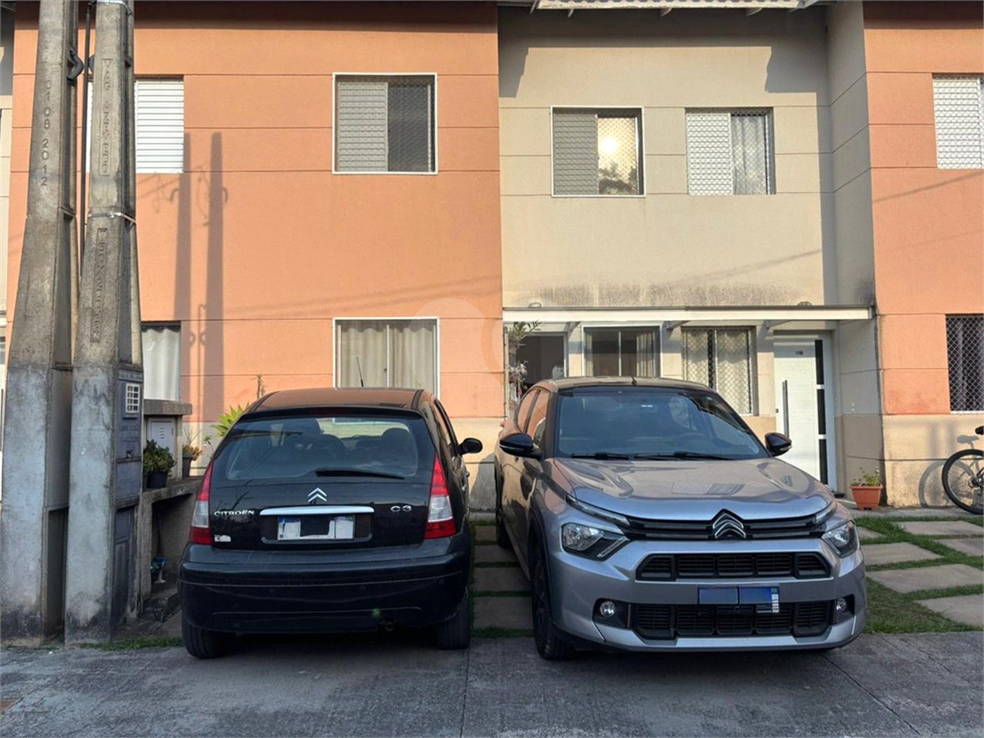 Casa à venda com 3 quartos, sendo 1 suíte, no condomínio Vila Nova Horizonte, Suzano - SP