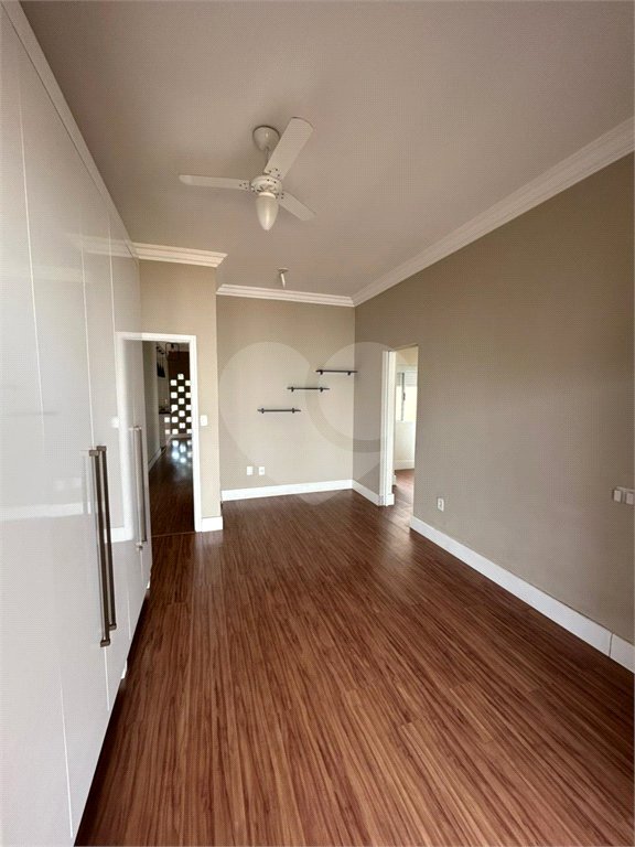 Casa à venda com 4 quartos, sendo 1 suíte, no condomínio Raizes, Paulínia - SP