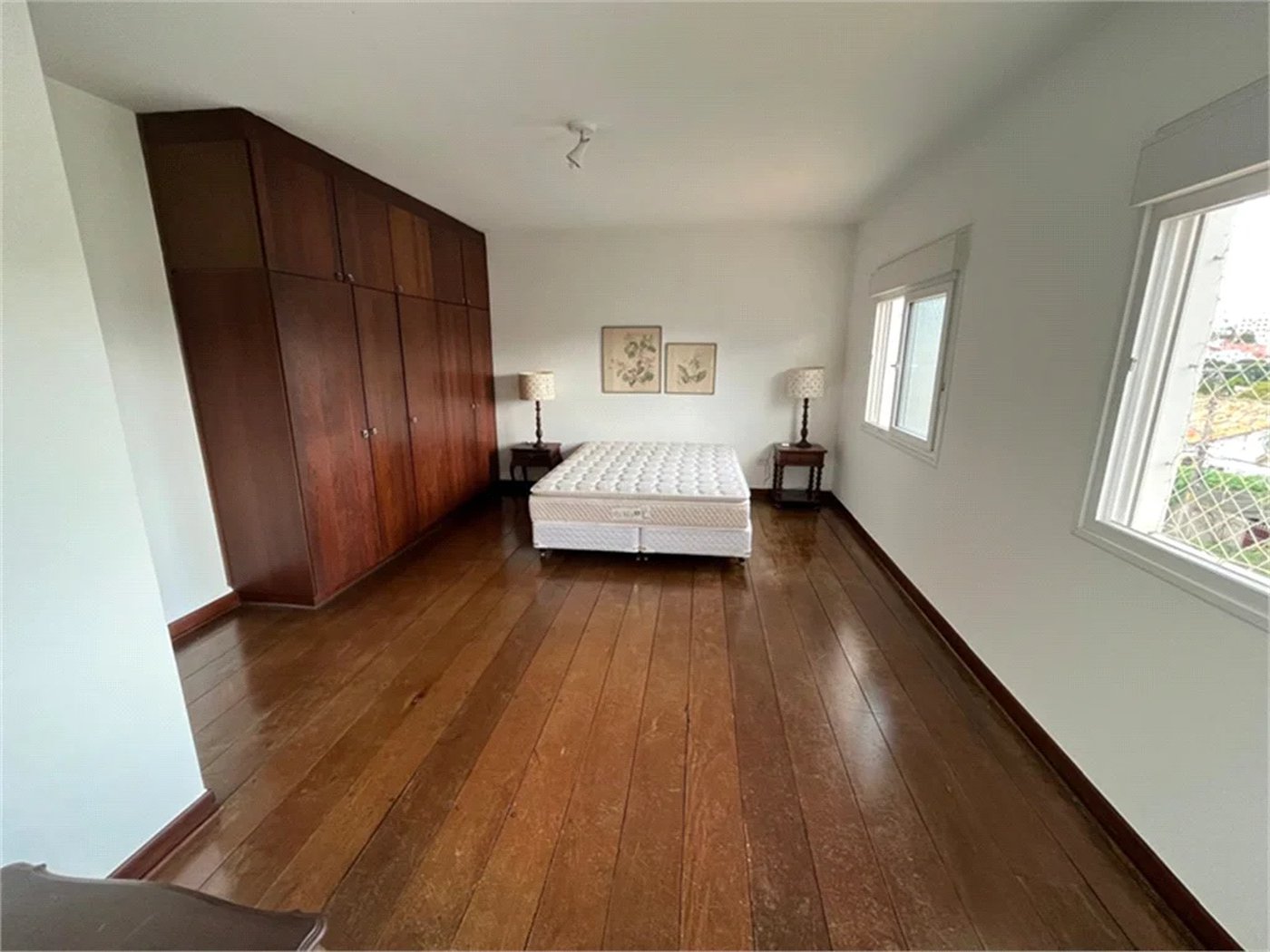 Casa à venda com 4 quartos, sendo 2 suítes, em Vila Inah, São Paulo, SP