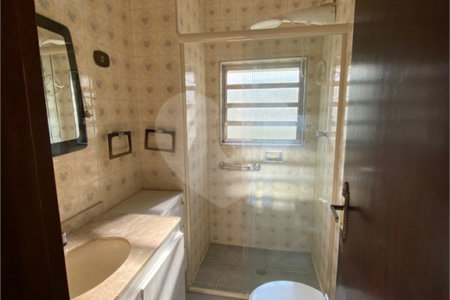 Sobrado à venda com 4 quartos, sendo 1 suíte, em Campo Grande, São Paulo, SP