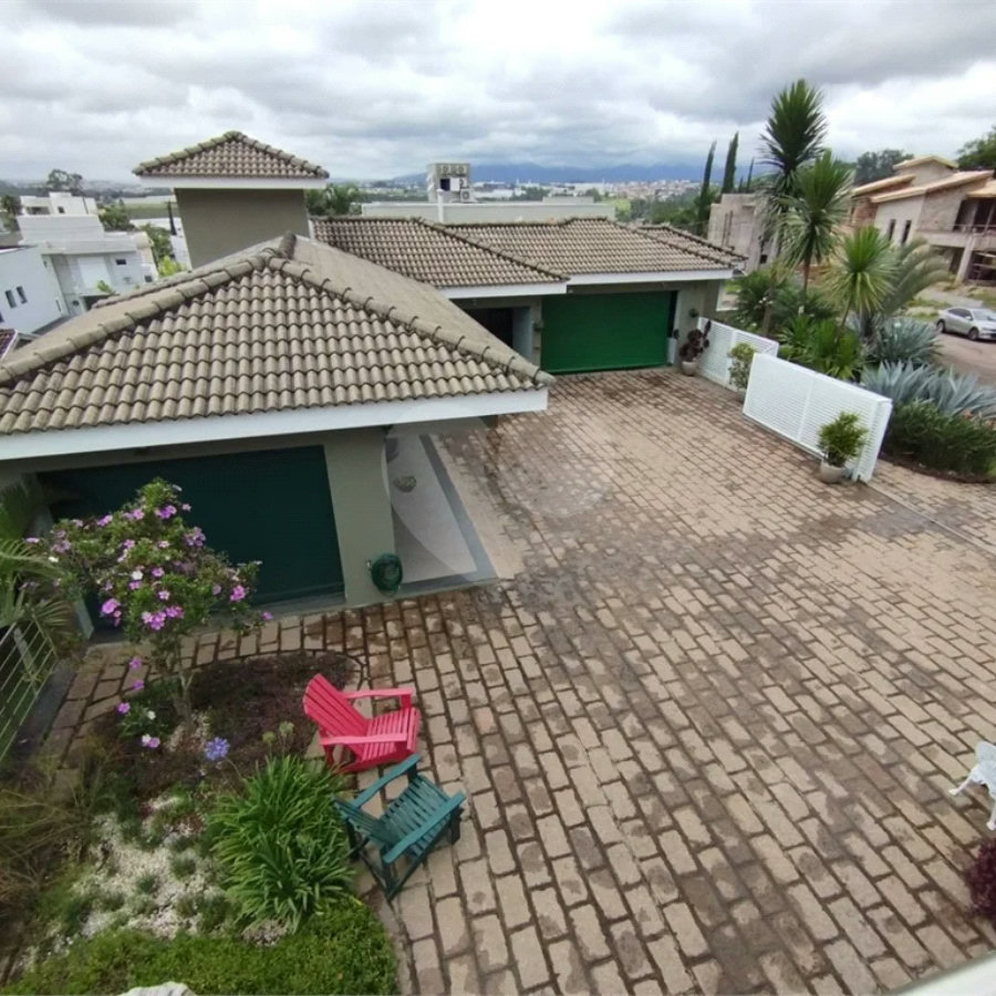 Casa à venda com 5 quartos, sendo 3 suítes, no condomínio Ibiaram 1, Itupeva - SP