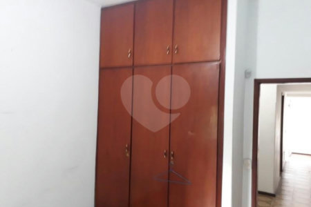 Sobrado à venda com 4 quartos em Brooklin Paulista, São Paulo, SP