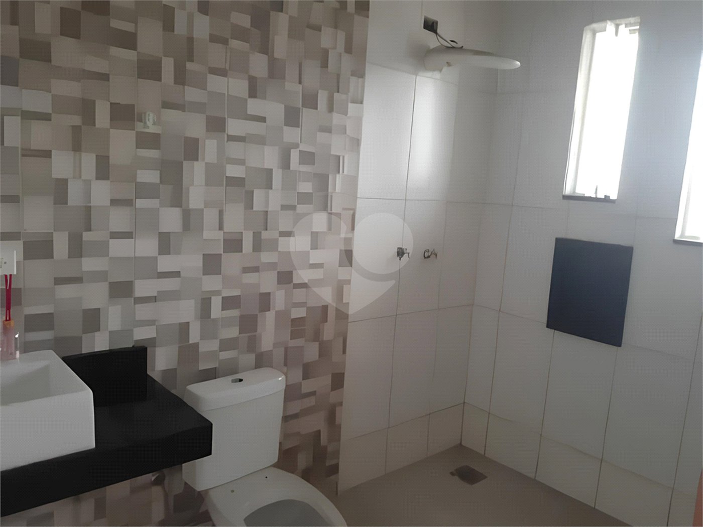 Casa à venda com 3 quartos, sendo 1 suíte, em Jardim das Azaléias, Sorocaba, SP