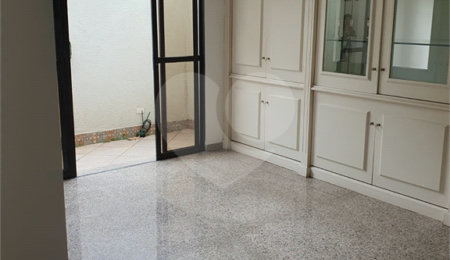 Casa à venda com 2 quartos, sendo 1 suíte,  no condomínio Flamboyant, São Paulo - SP