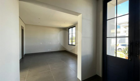 Casa à venda com 4 quartos, sendo 2 suítes,  no condomínio Florais Itália, Cuiabá - MT