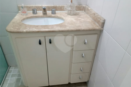 Apartamento à venda com 3 quartos, sendo 1 suíte, em Jardim das Laranjeiras, São Paulo, SP