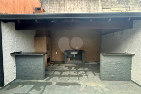 Casa Térrea à venda com 3 quartos, sendo 1 suíte,  em Vila Suissa, Mogi das Cruzes, SP