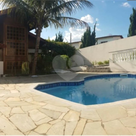 Sobrado à venda com 3 quartos, sendo 1 suíte,  no Centro, Vinhedo, SP