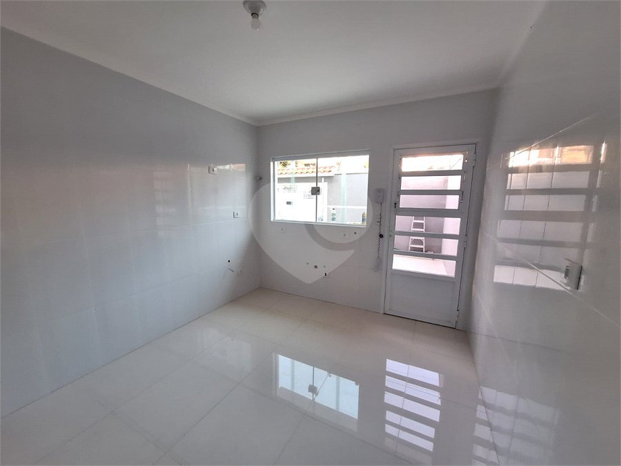 Sobrado à venda com 2 suítes em Vila Constança, São Paulo, SP