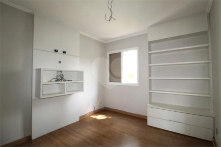 Apartamento à venda com 3 quartos, sendo 1 suíte,  em Vila Uberabinha, São Paulo, SP