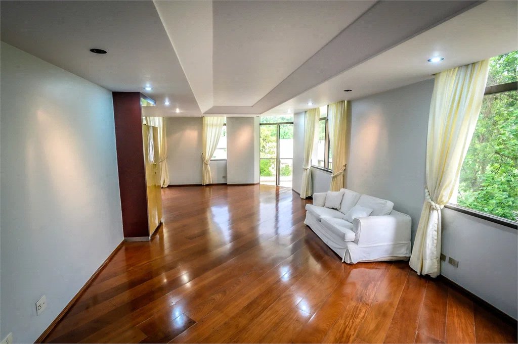 Apartamento à venda com 3 suítes em Paineiras do Morumbi, São Paulo, SP