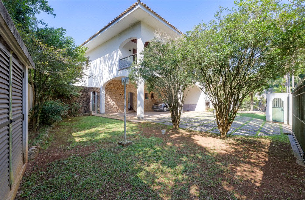 Casa à venda com 5 suítes no condomínio Chácara Flora, São Paulo - SP